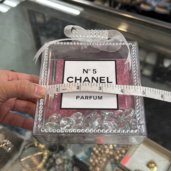 Channel #5 - Picture 2 of 3